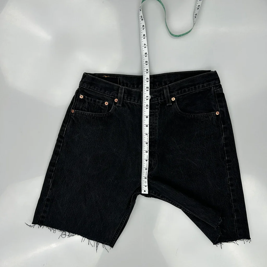 Levis Cut Off Denim Shorts - 32W 10L Black Denim - Image 4