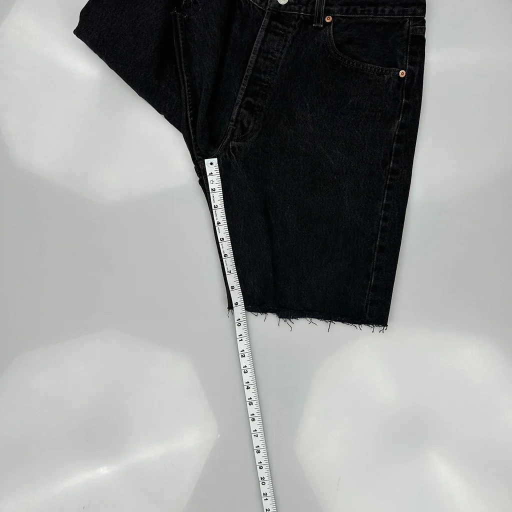 Levis Cut Off Denim Shorts - 32W 10L Black Denim - Image 5