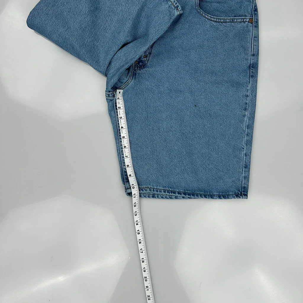 Levis 550 Baggy Denim Shorts - 33W 11L Blue Denim - Image 5