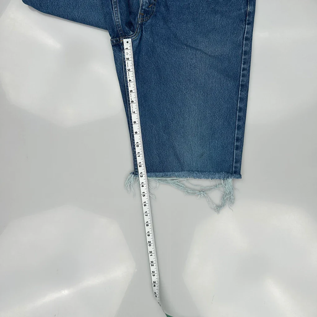 Levis Cut Off Denim Shorts - 33W 11L Blue Cotton - Image 5