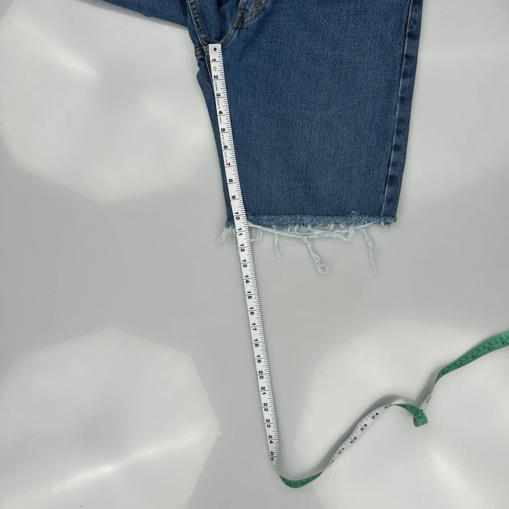 Levis Cut Off Denim Shorts - 34W 11L Blue Denim - Image 5