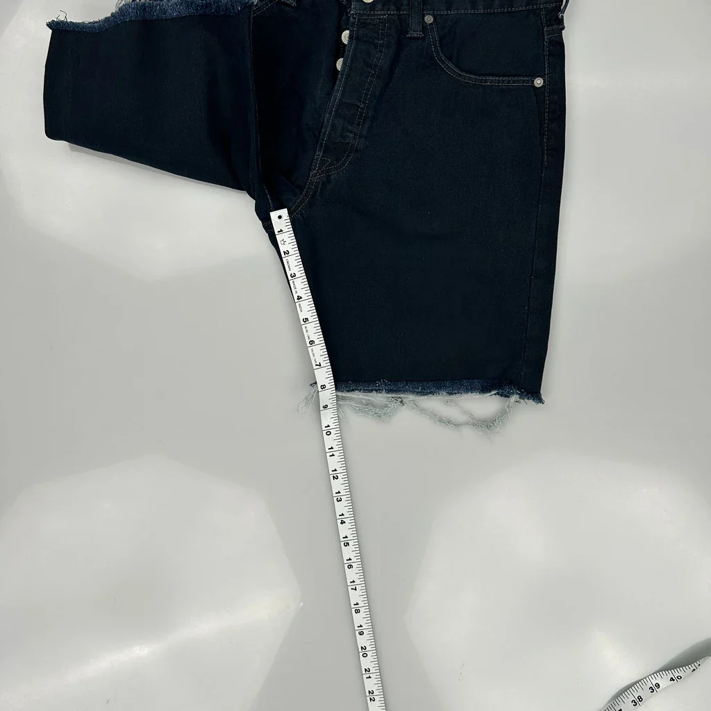 Levis Denim Shorts - 33W 9L Dark Wash Denim - Image 5