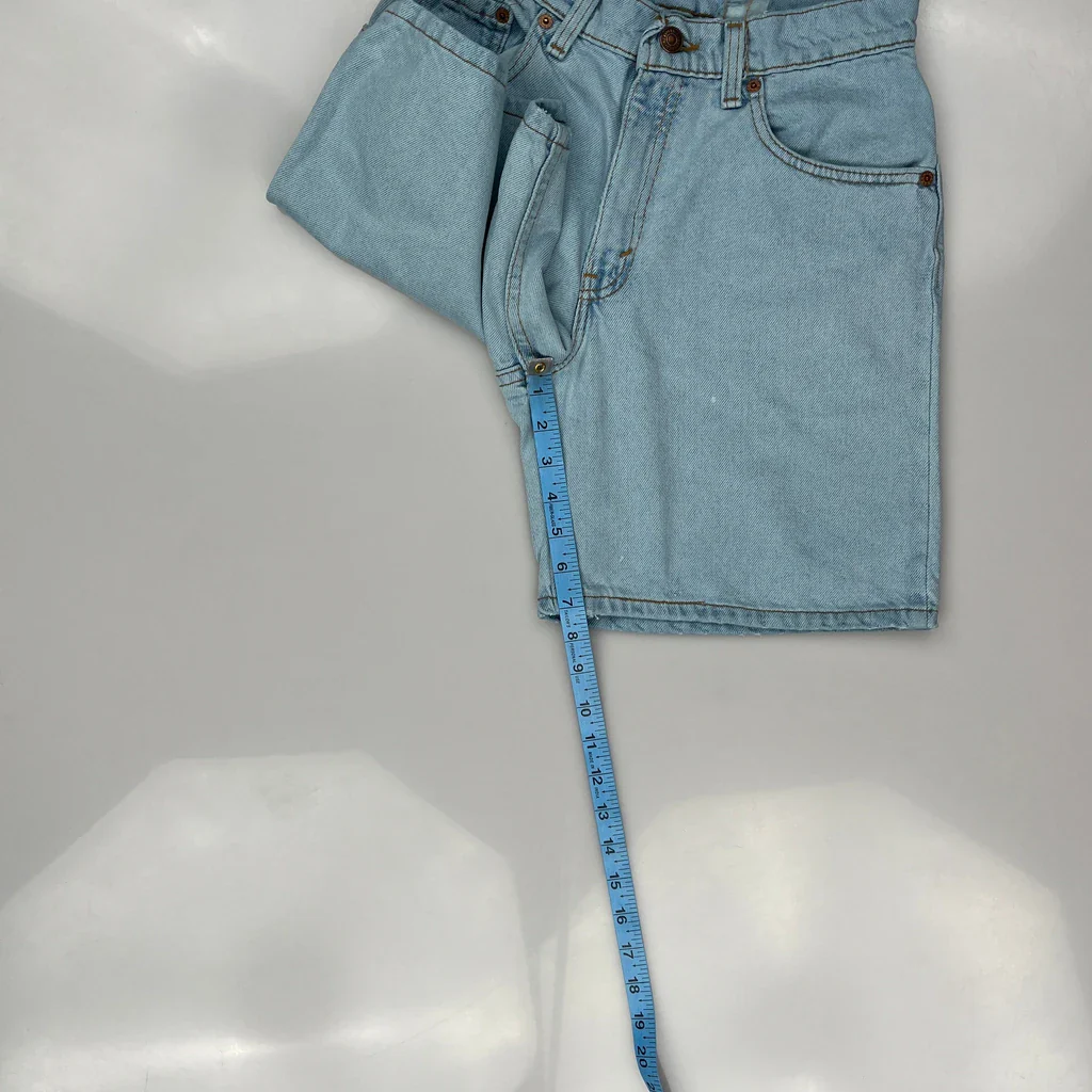 Levis Denim Shorts - 26W 9L Light Wash Denim - Image 5