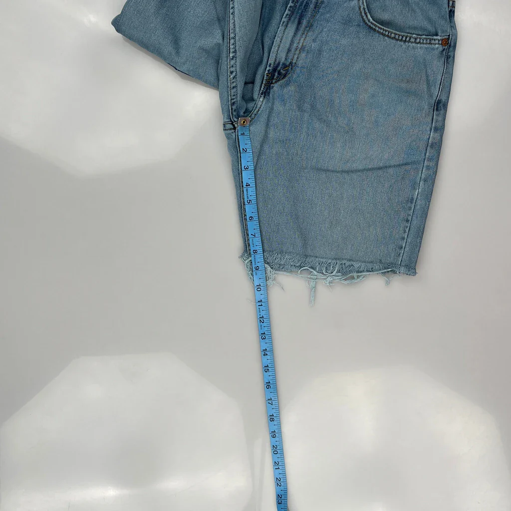 Levis Denim Shorts - 32W 10L Light Wash Cotton - Image 5