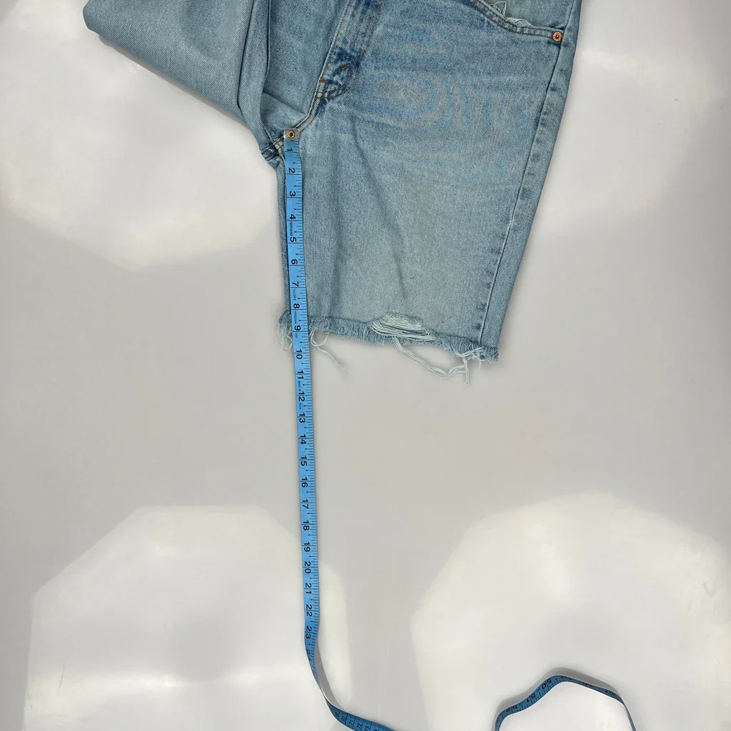 Levis Denim Shorts - 32W 10L Light Wash Denim - Image 5