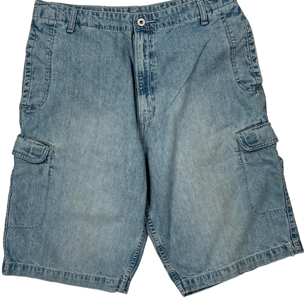 Levis Denim Shorts - 33W 11L Light Wash Denim - Image 9
