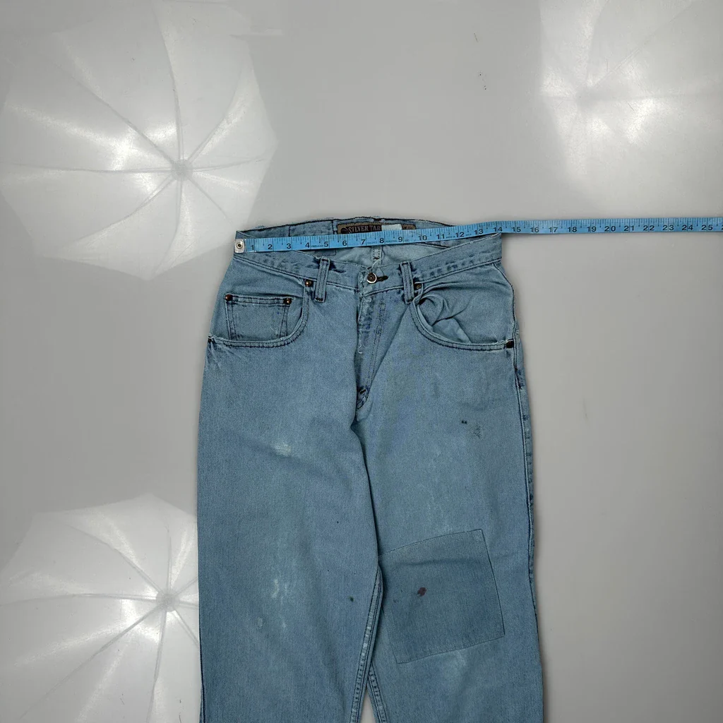 Levis Jeans - 28W 24L Light Wash Denim - Image 3