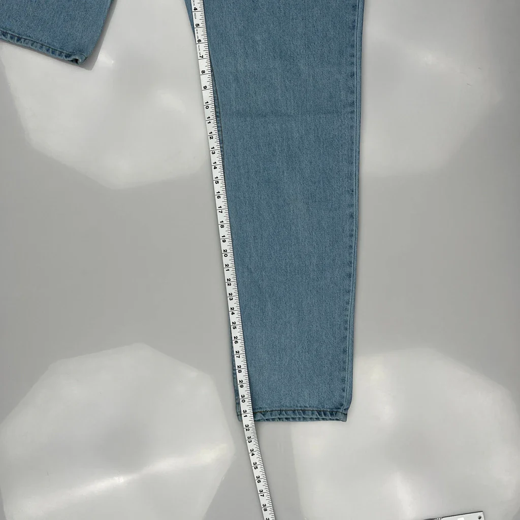 Levis Relaxed Fit Jeans - 30W 32L Light Wash Cotton - Image 5