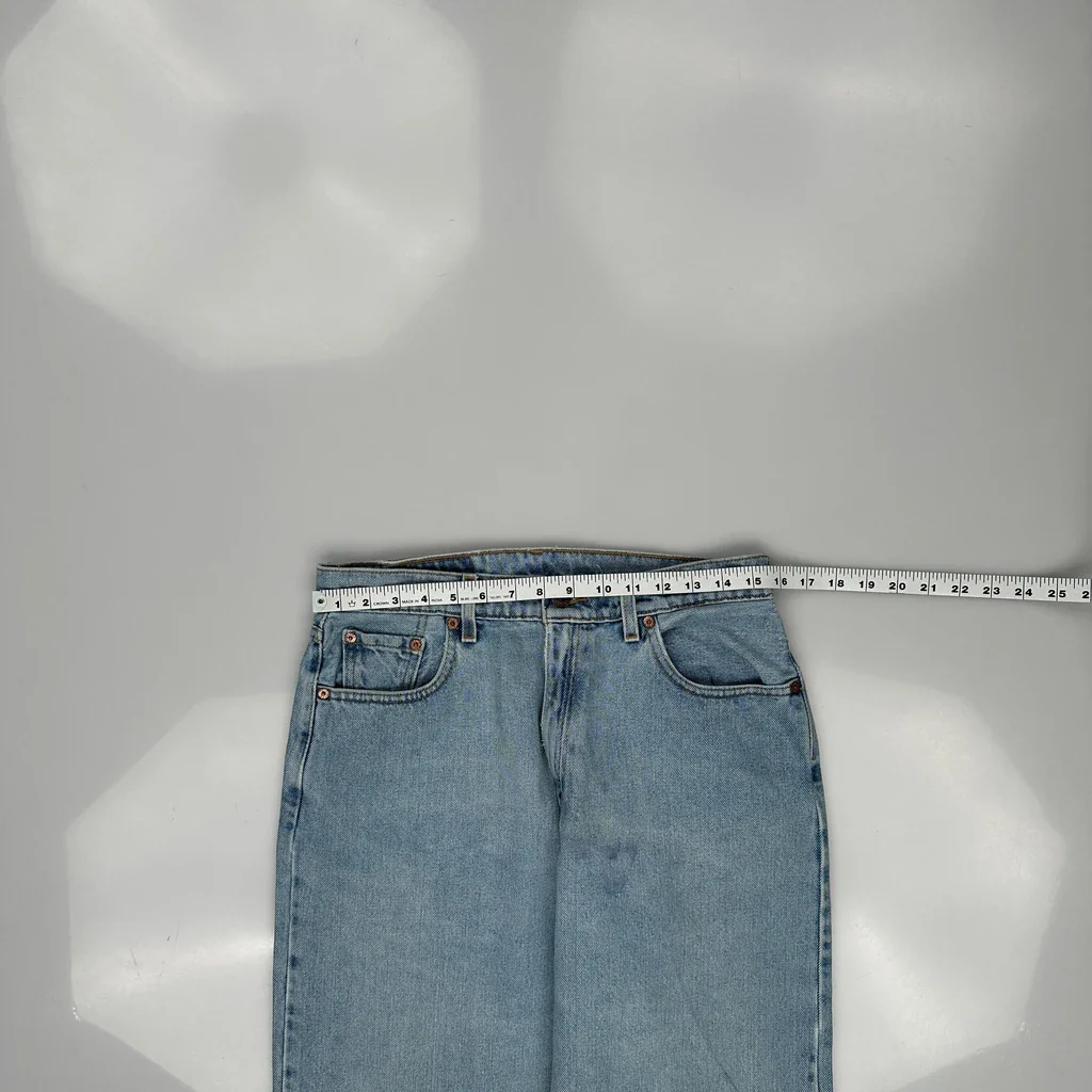 Levis 560 Jeans - 31W 30L Light Wash Denim - Image 3