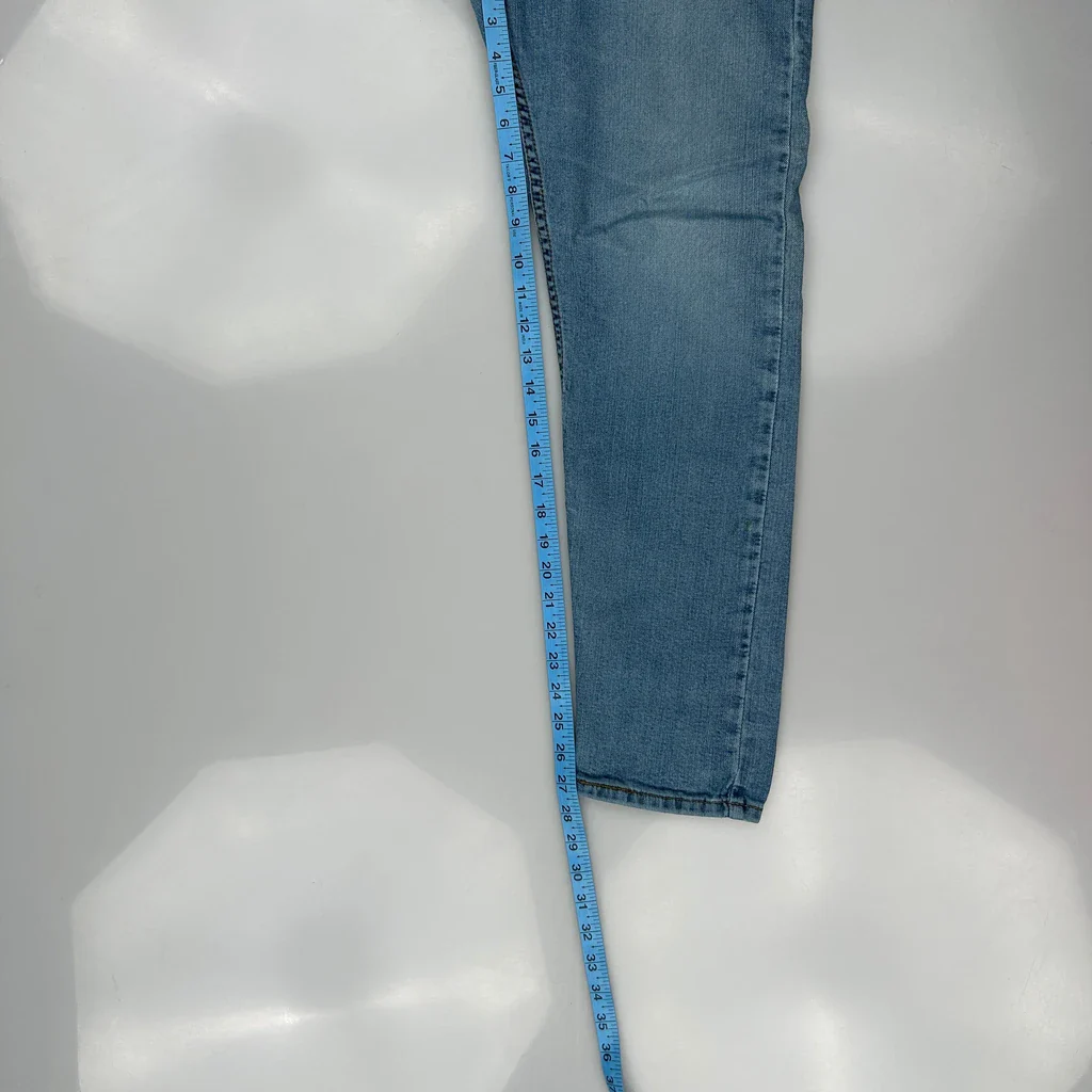 Levis Jeans - 31W 28L Light Wash Denim - Image 5