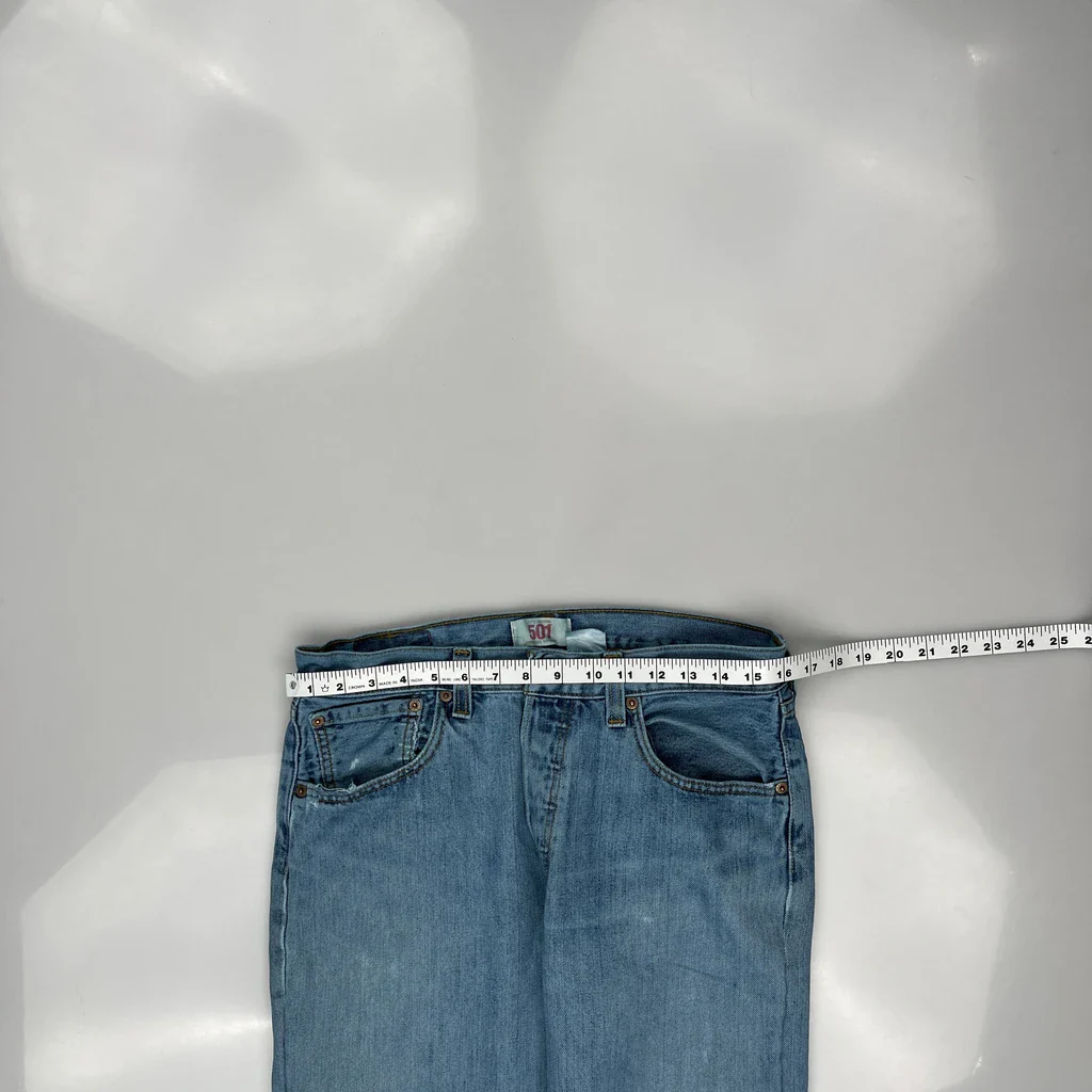 Levis Jeans - 32W 30L Light Wash Denim - Image 3
