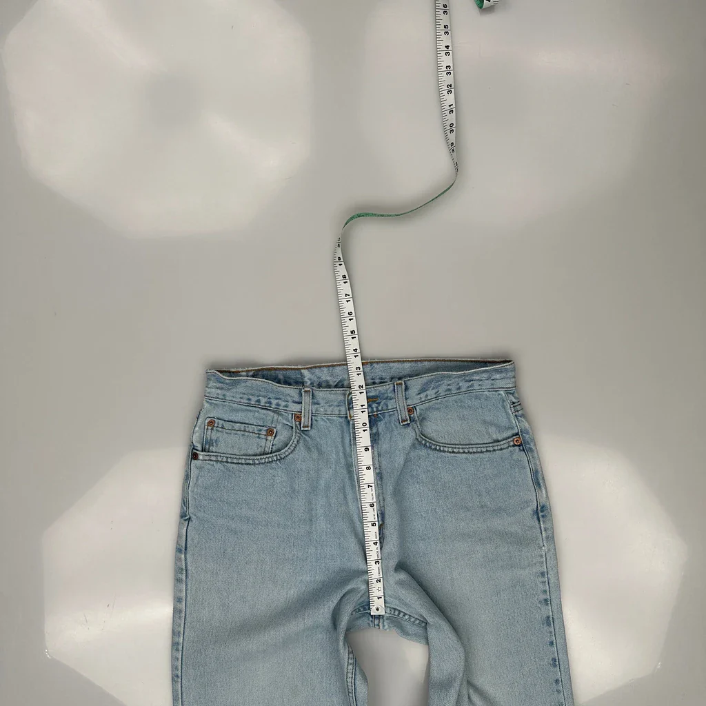 Levis 550 Jeans - 33W 32L Light Wash Denim - Image 4