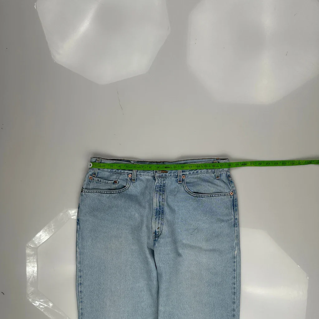 Levis 550 Jeans - 36W 35L Light Wash Cotton - Image 3