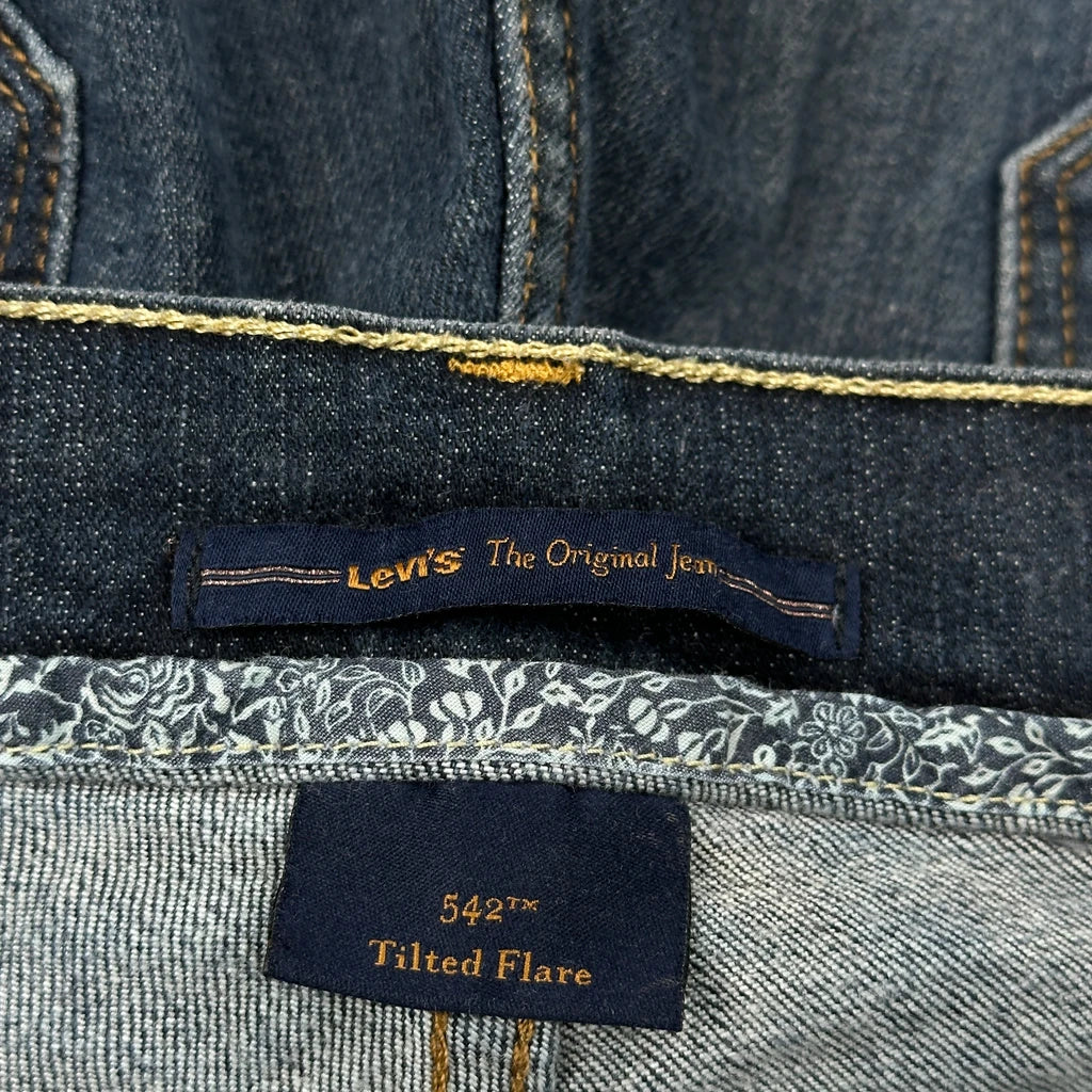 Levis Flared Jeans - 32W UK 10 Dark Wash Denim - Image 6