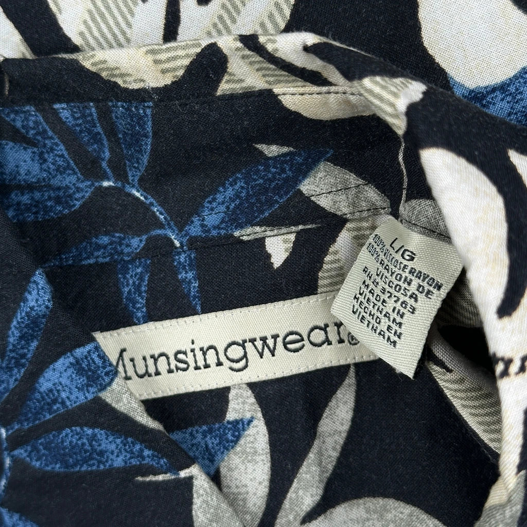 Munsingwear Floral Hawaiian Shirt - Large Black Viscose - Image 3