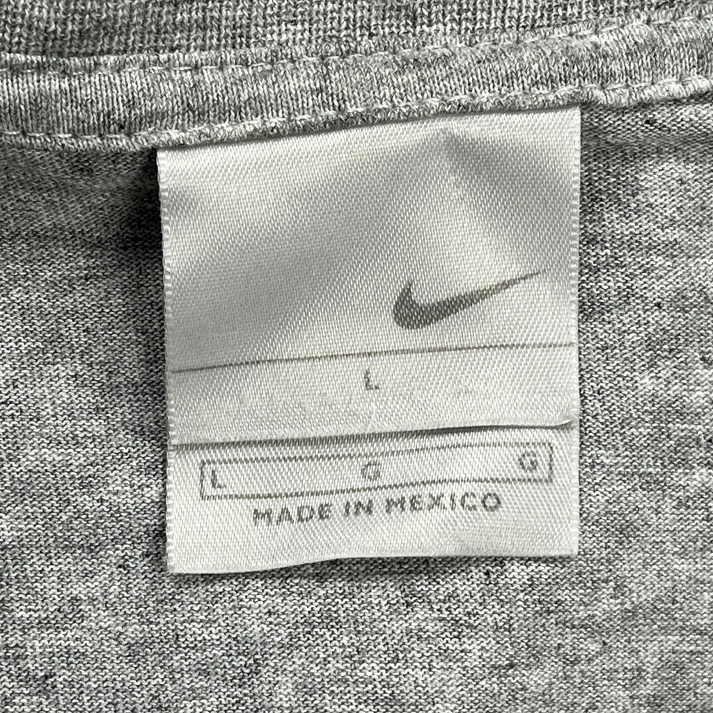 Nike Graphic T-Shirt - Large Grey Cotton - Image 3