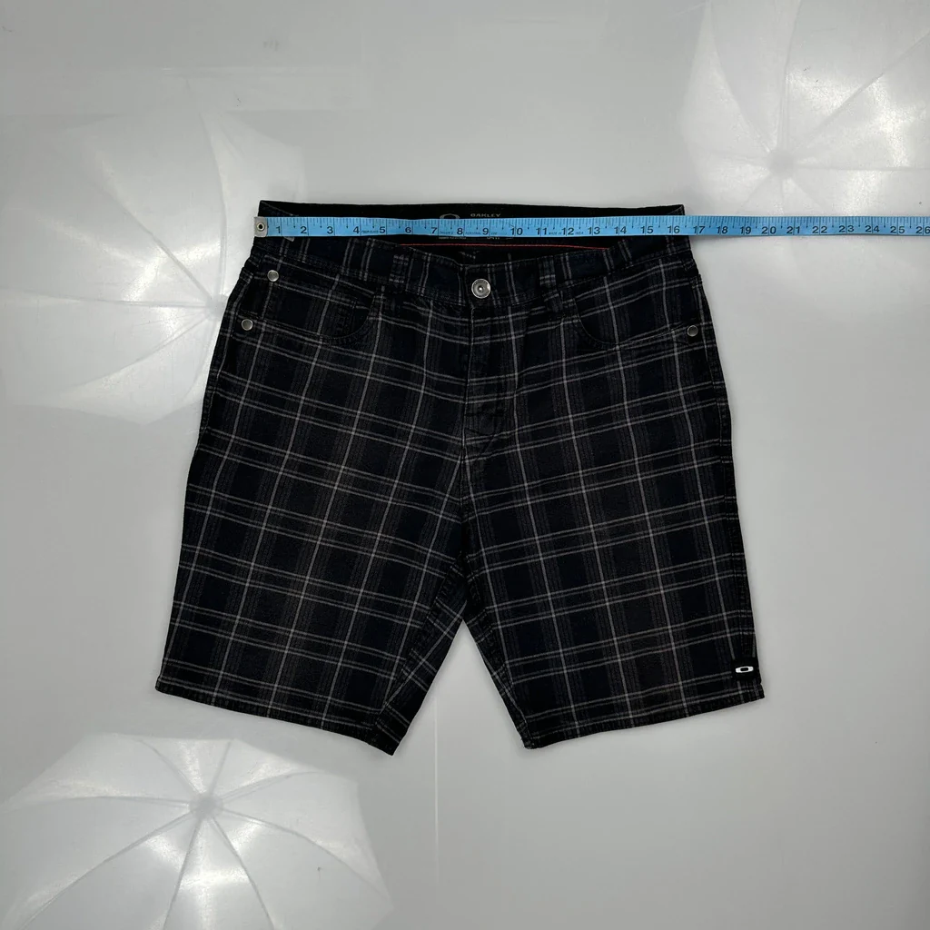 Oakley Checked Shorts - 32W 11L Black Cotton - Image 3