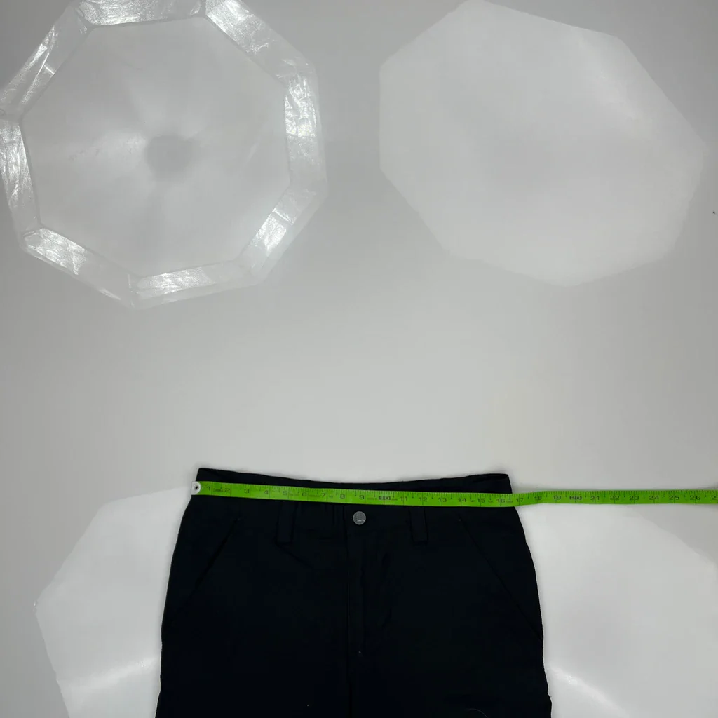 Oakley Shorts - 32W 9L Black Polyester - Image 3