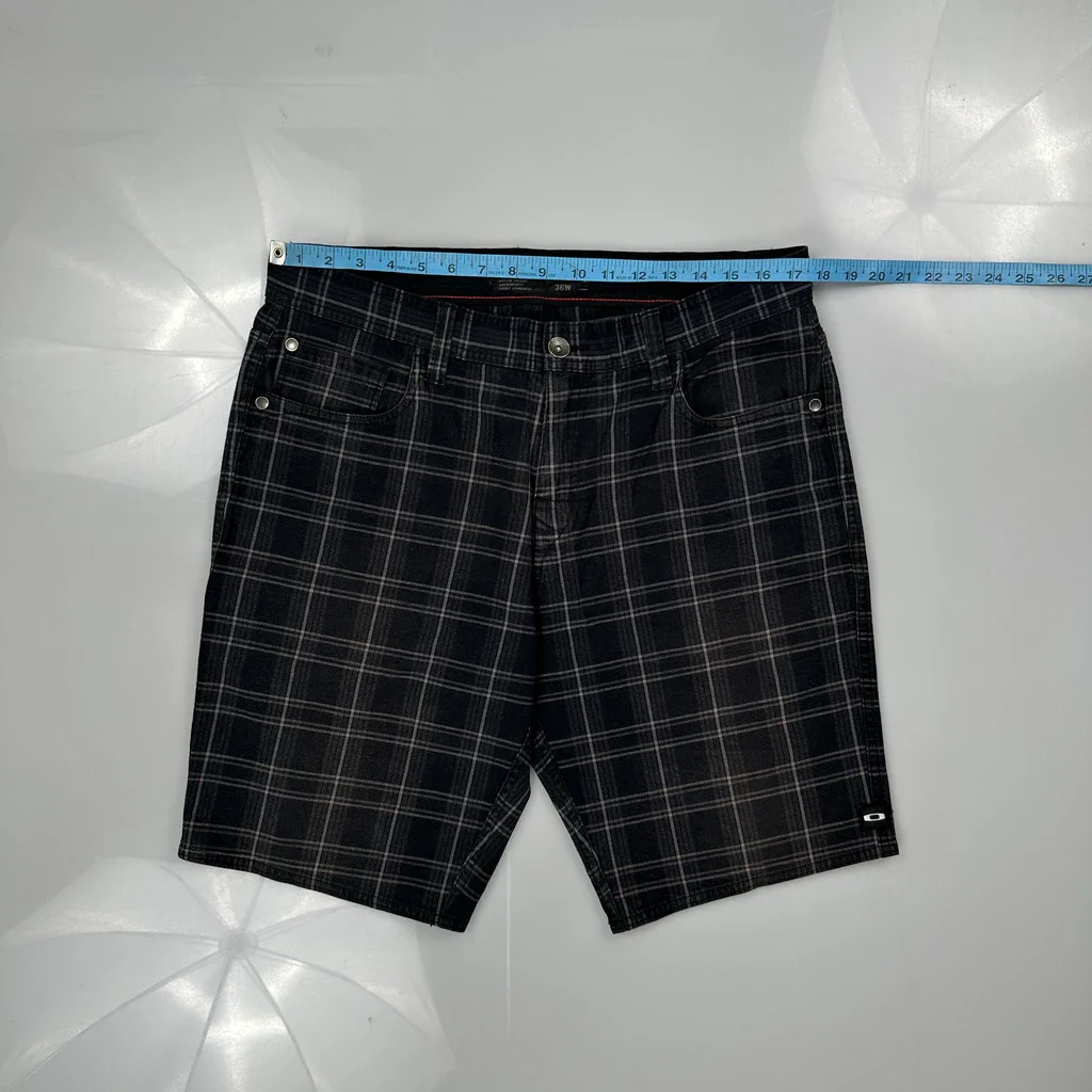 Oakley Checked Shorts - 34W 11L Black Cotton - Image 3