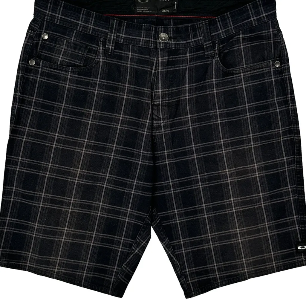 Oakley Checked Shorts - 34W 11L Black Cotton - Image 9