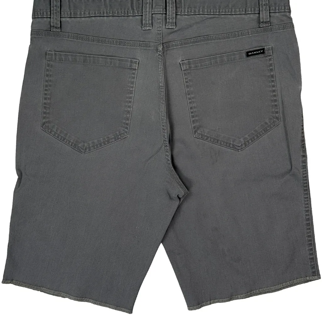 Oakley Slim Fit Shorts - 34W 10L Grey Cotton - Image 7
