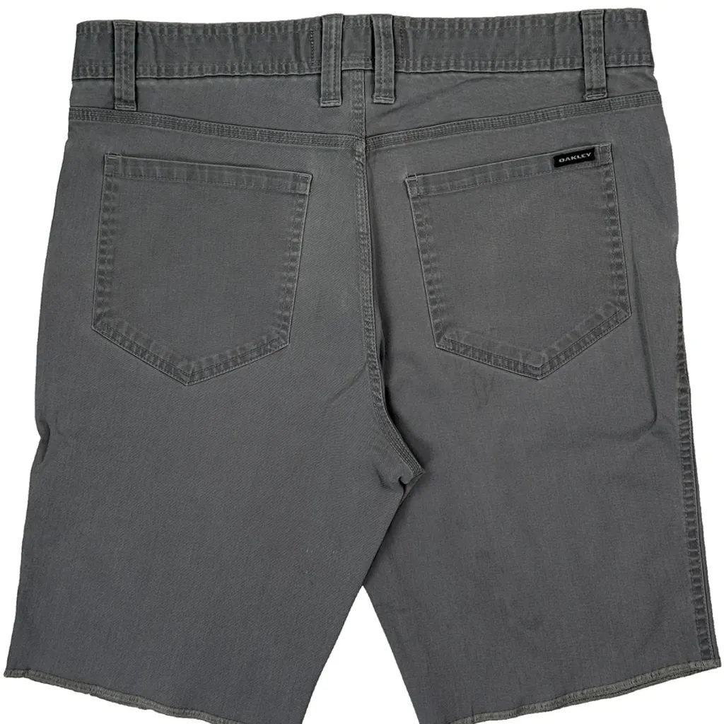 Oakley Slim Fit Shorts - 34W 10L Grey Cotton - Image 8