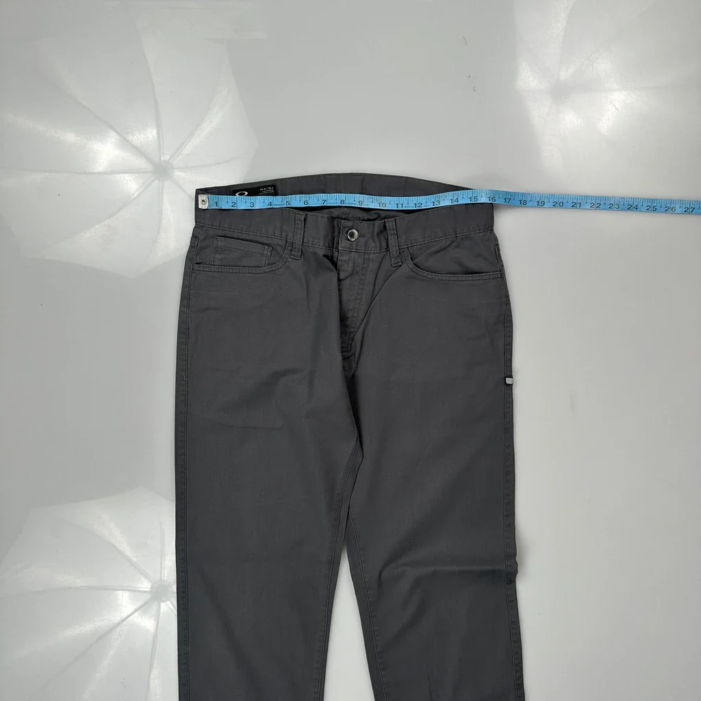 Oakley Trousers - 31W 32L Grey Cotton Blend - Image 3