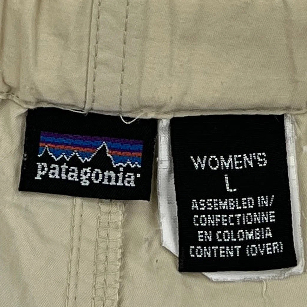 Patagonia Shorts - Large Beige Nylon - Image 3