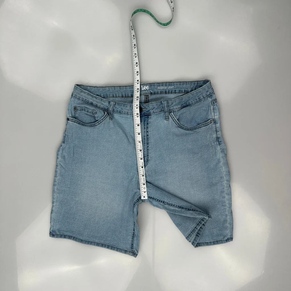 Riders Lee Mid Rise Denim Shorts - 32W UK 12 Light Wash Cotton Blend - Image 4