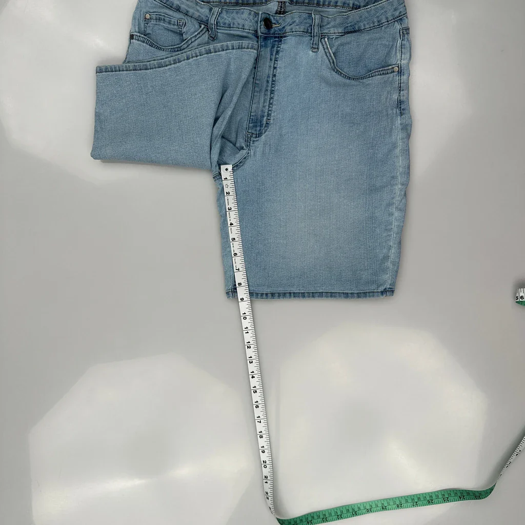 Riders Lee Mid Rise Denim Shorts - 32W UK 12 Light Wash Cotton Blend - Image 5