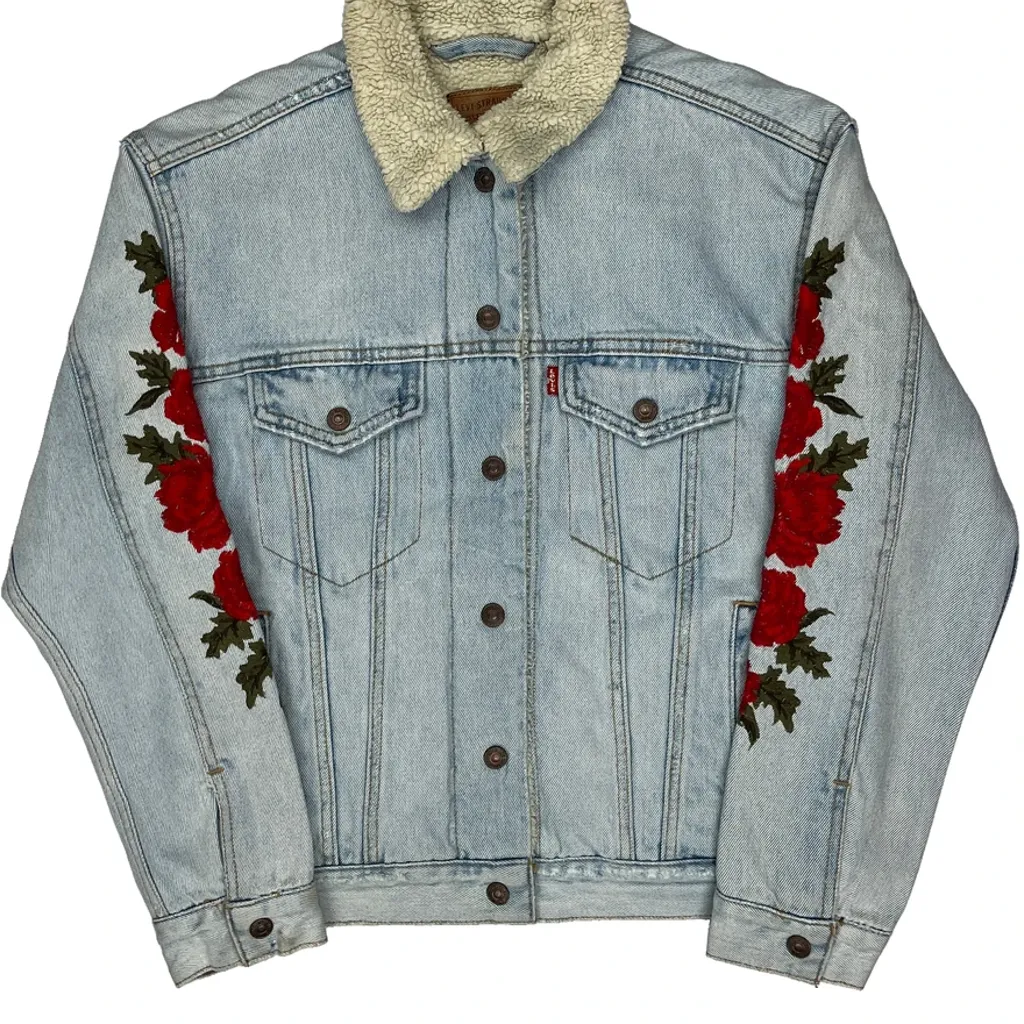 Sherpa Lined Levis Floral Denim Jacket - Small Light Wash Denim - Image 5