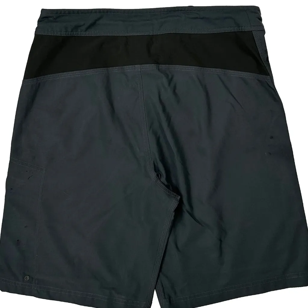 The North Face Shorts - Medium Black Polyester - Image 8