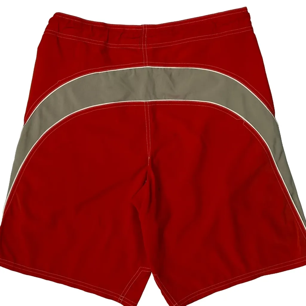 The North Face Contrast Stitch Sport Shorts - Small Red Polyester - Image 7