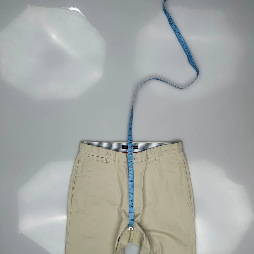 Tommy Hilfiger Chinos - 32W 31L Beige Cotton - Image 4