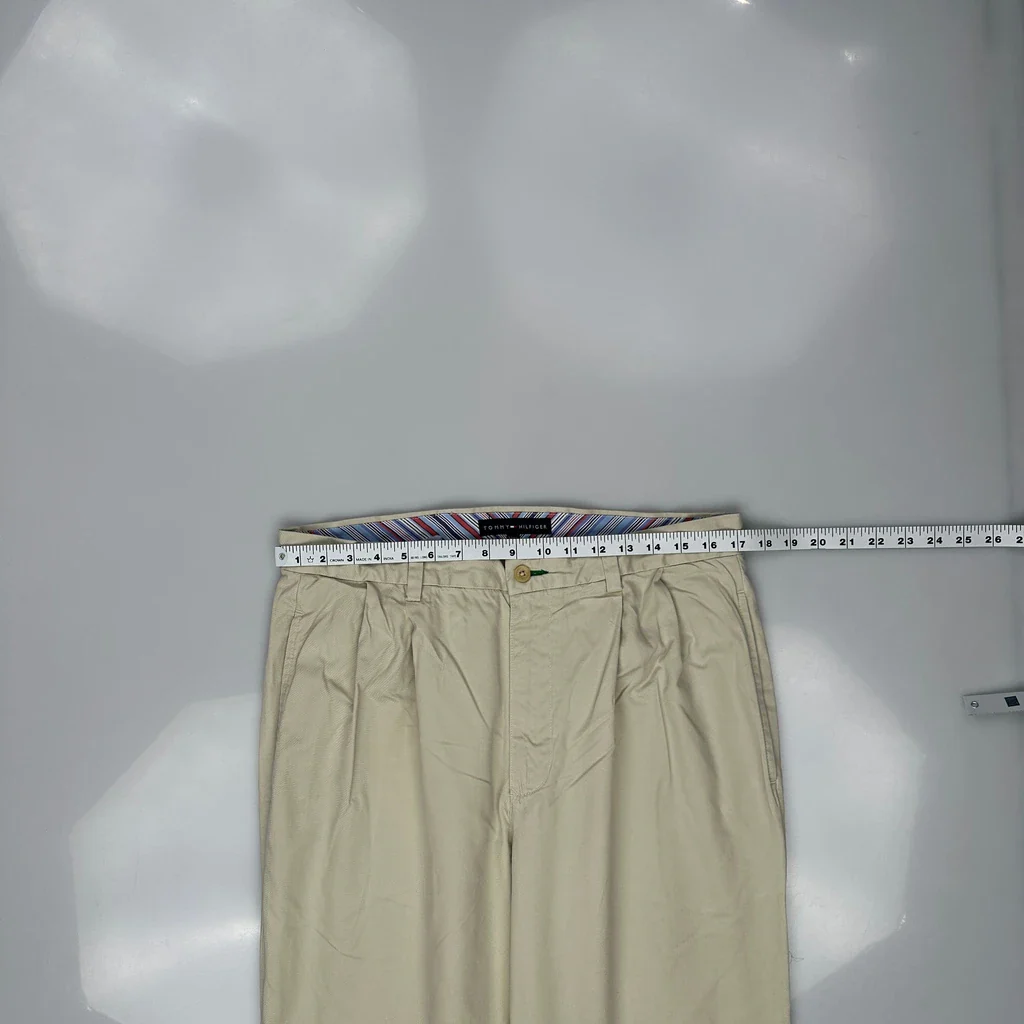 Tommy Hilfiger Pleated Chinos - 34W 29L Beige Cotton - Image 4