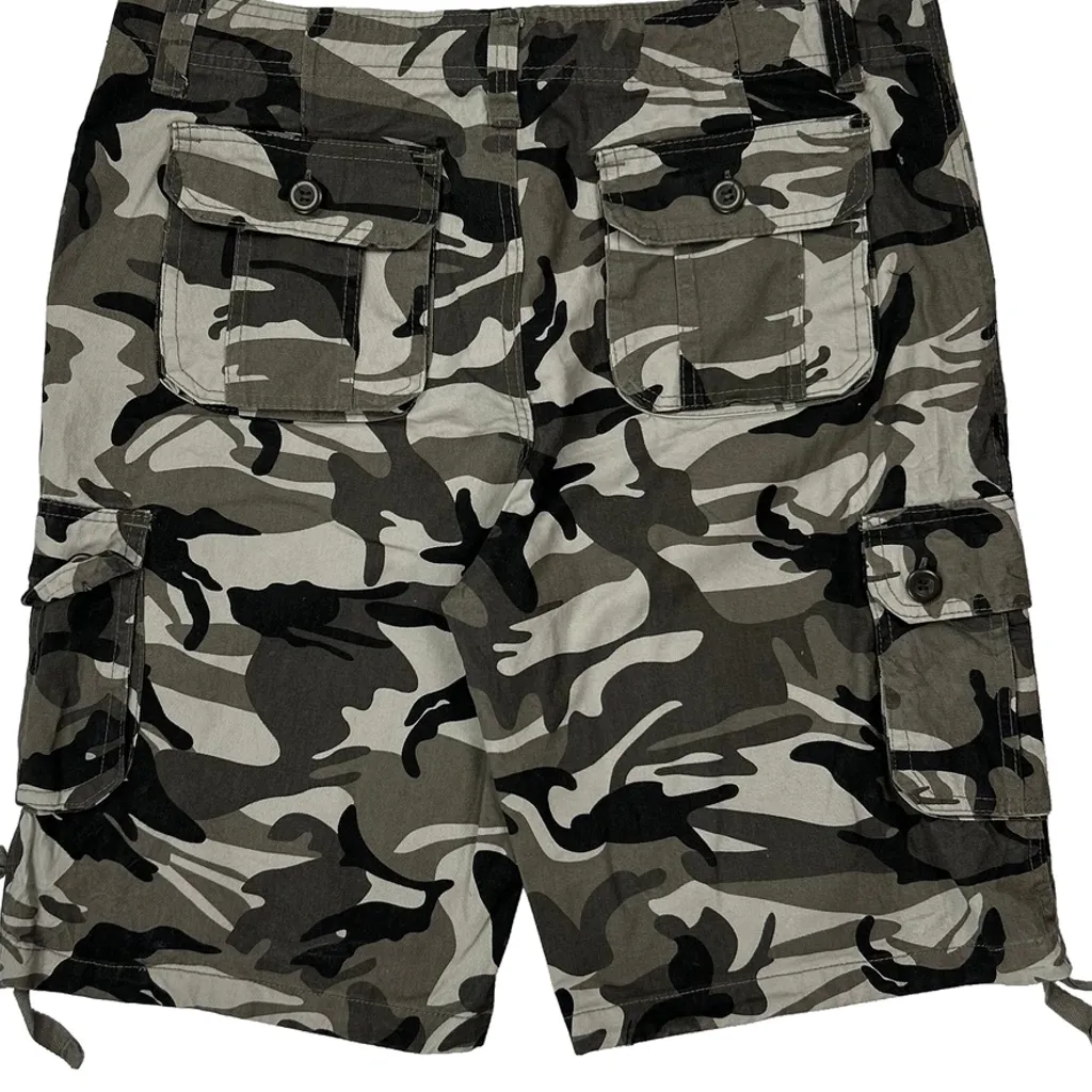 Unbranded Camo Cargo Shorts - 34W 11L Black Cotton - Image 6