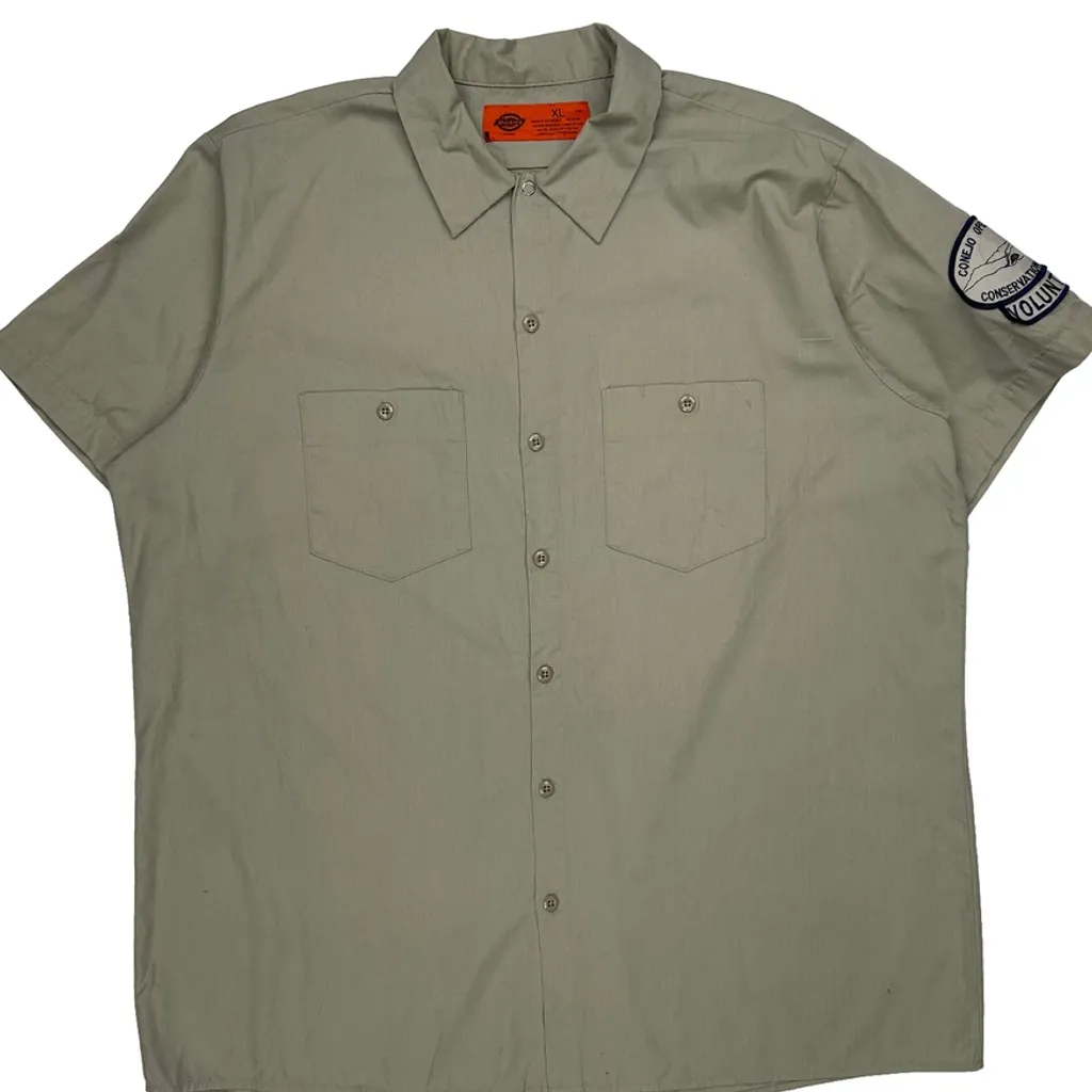 Volunteer Patch On Sleeve Dickies Short Sleeve Shirt - XL Khaki Polyester Blend - Image 4