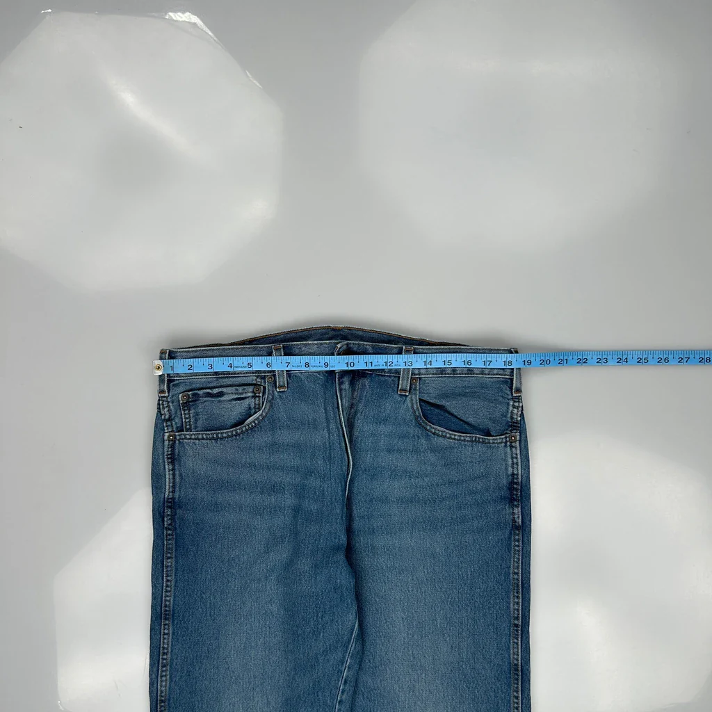 Western Fit Levis Jeans - 38W 32L Blue Cotton - Image 3