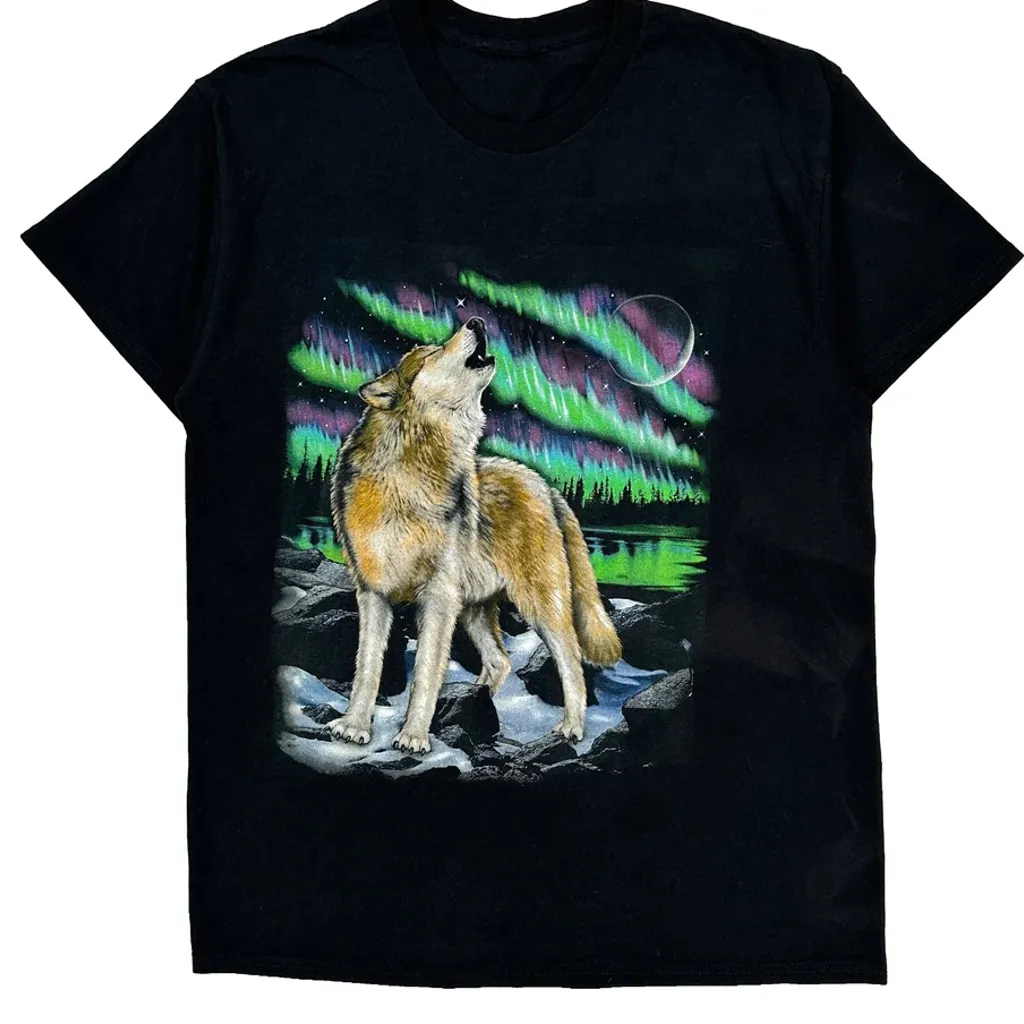 Wolf Howling At The Moon Unbranded Graphic T-Shirt - Medium Black Cotton - Image 4