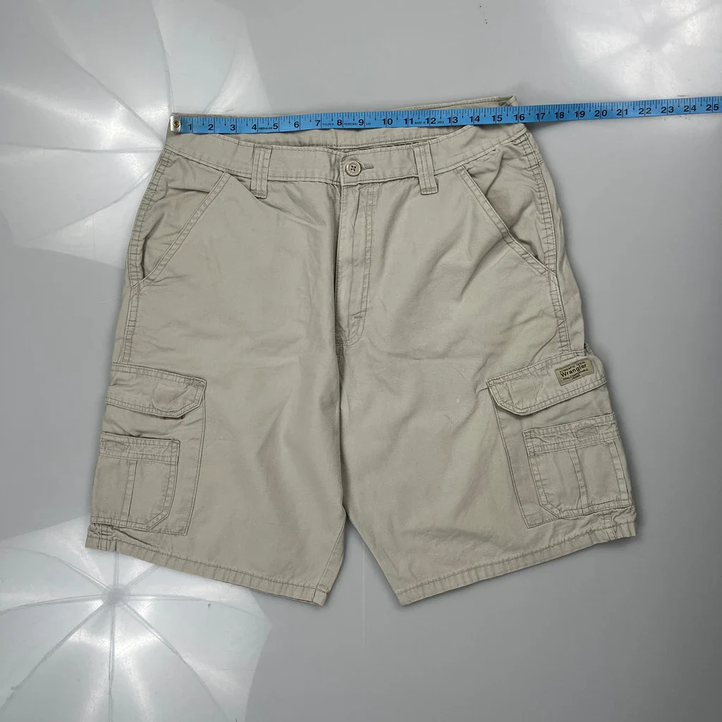 Wrangler Cargo Shorts - 32W 11L Beige Cotton - Image 3