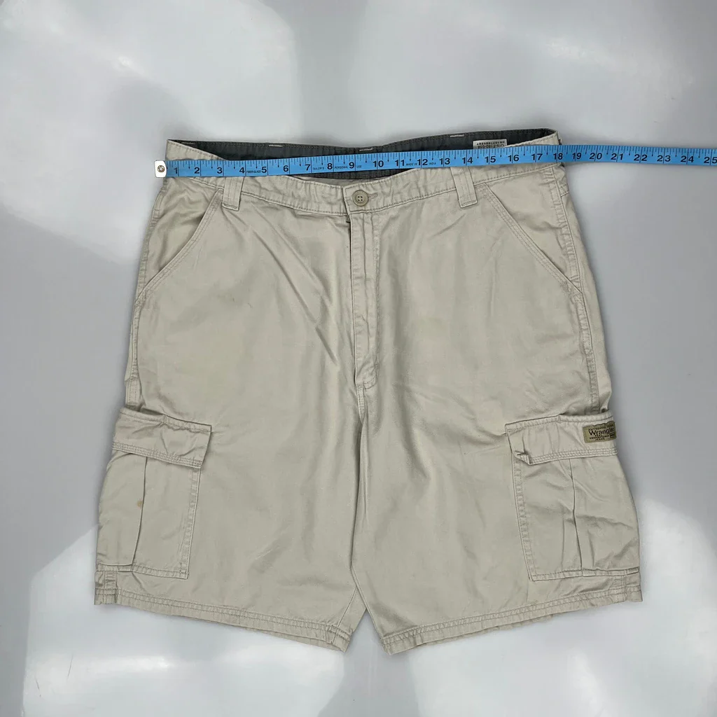 Wrangler Cargo Shorts - 36W 9L Beige Cotton - Image 3