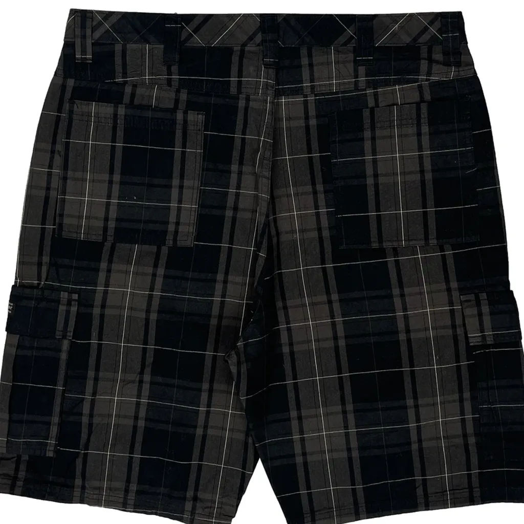 Wrangler Checked Cargo Shorts - 37W 10L Black Cotton - Image 8