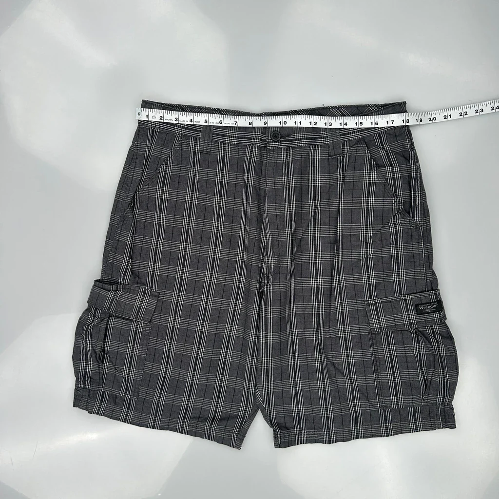 Wrangler Cargo Shorts - 36W 11L Grey Cotton - Image 3