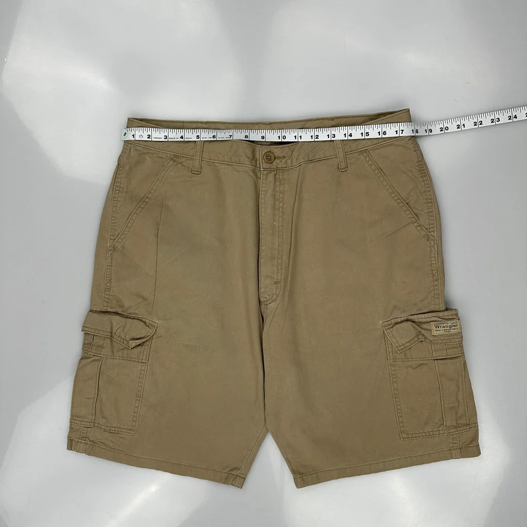 Wrangler Cargo Shorts - 36W 11L Khaki Cotton - Image 3