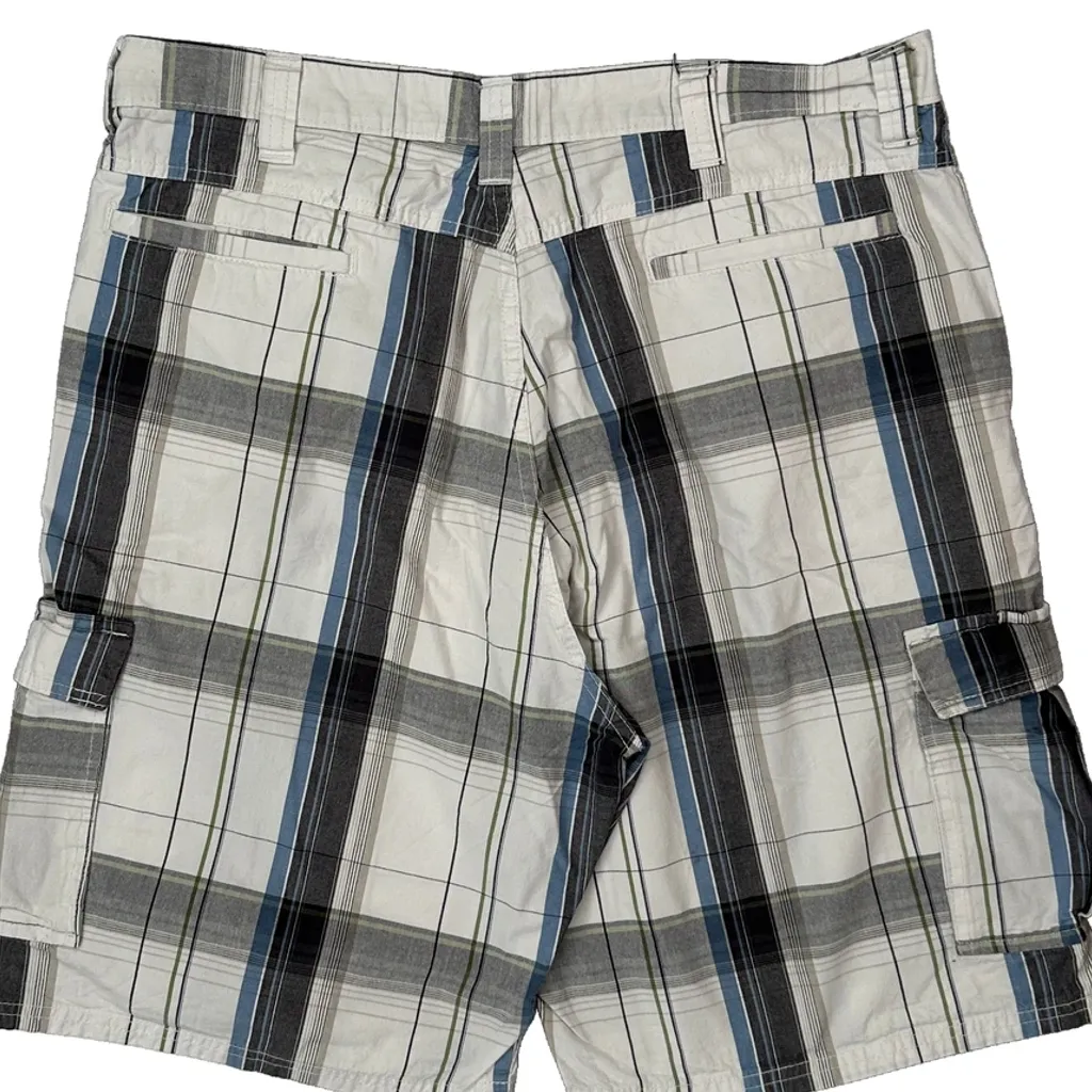Wrangler Checked Cargo Shorts - 36W 11L White Cotton - Image 8