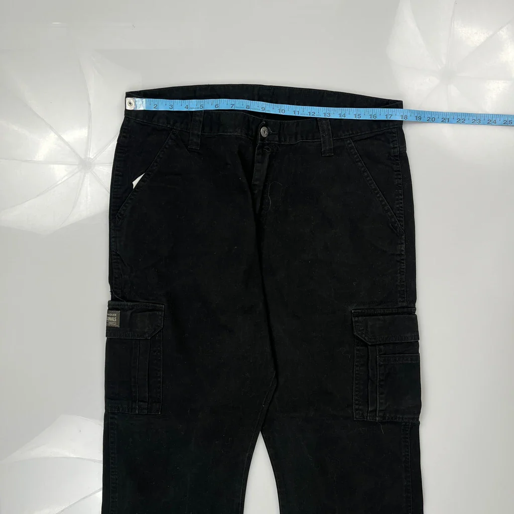 Wrangler Cargo Trousers - 36W 29L Black Cotton - Image 3