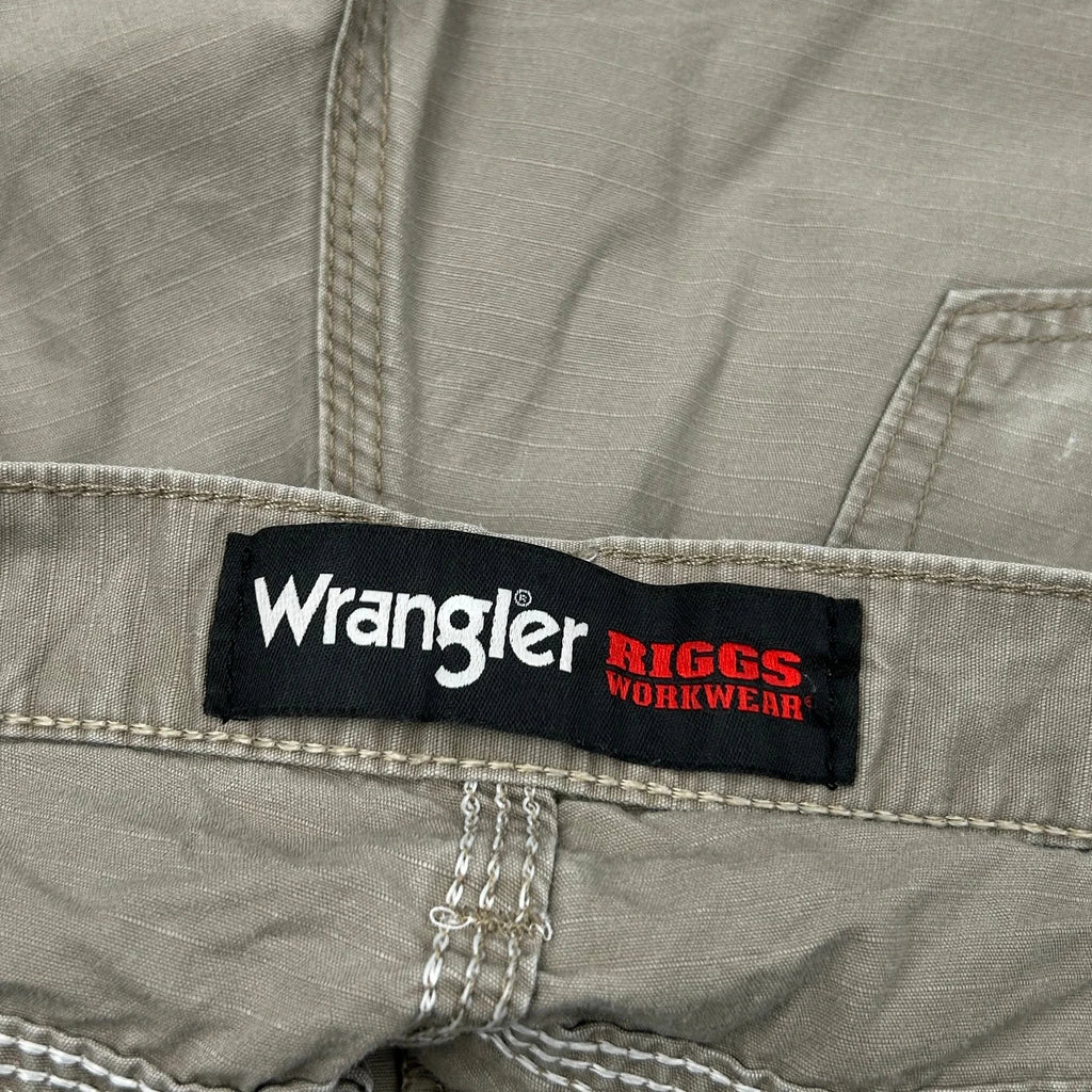 Wrangler Carpenter Shorts - 30W 11L Khaki Cotton - Image 6
